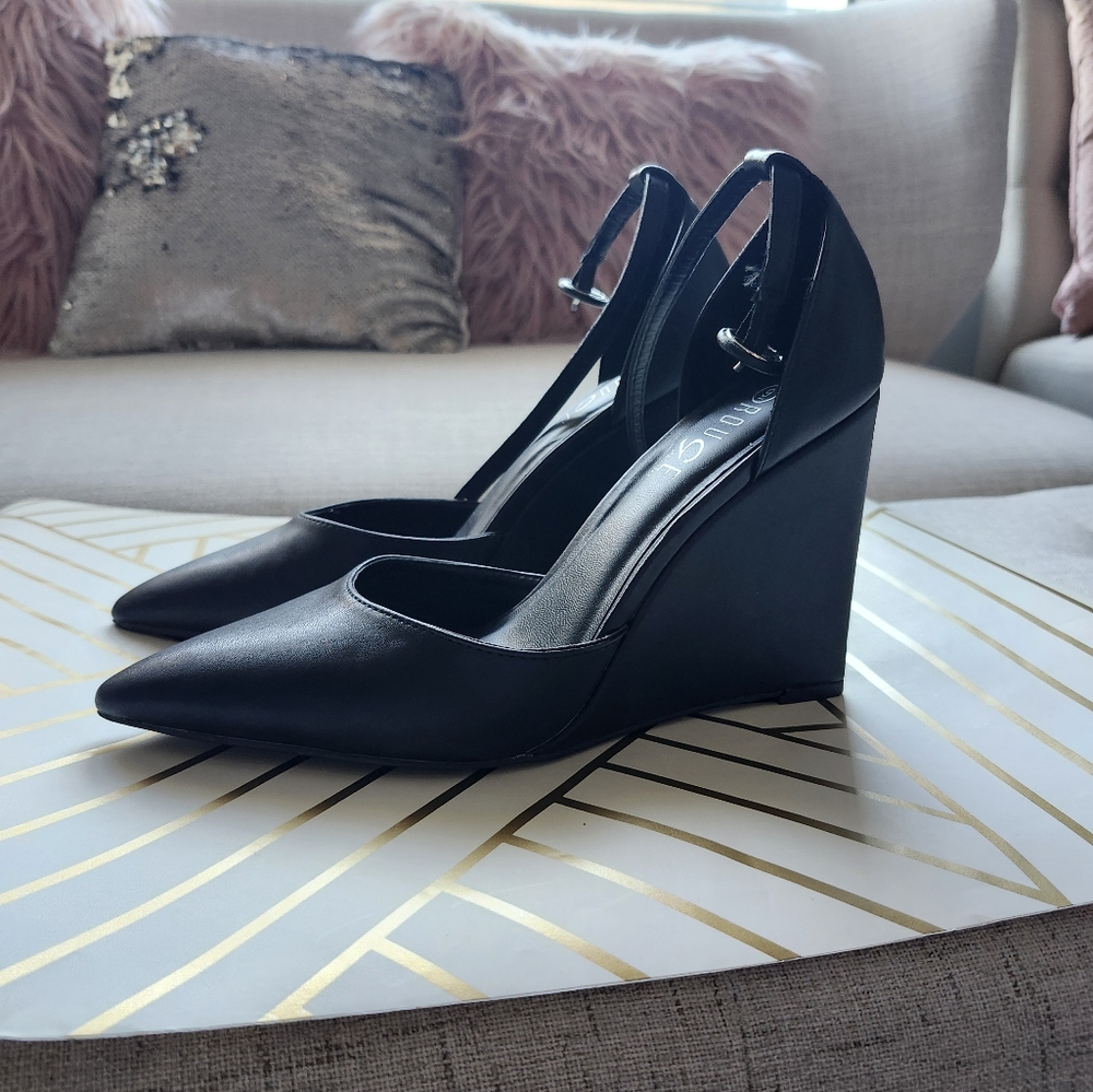 Black pointy pointed toe wedge heels size 9